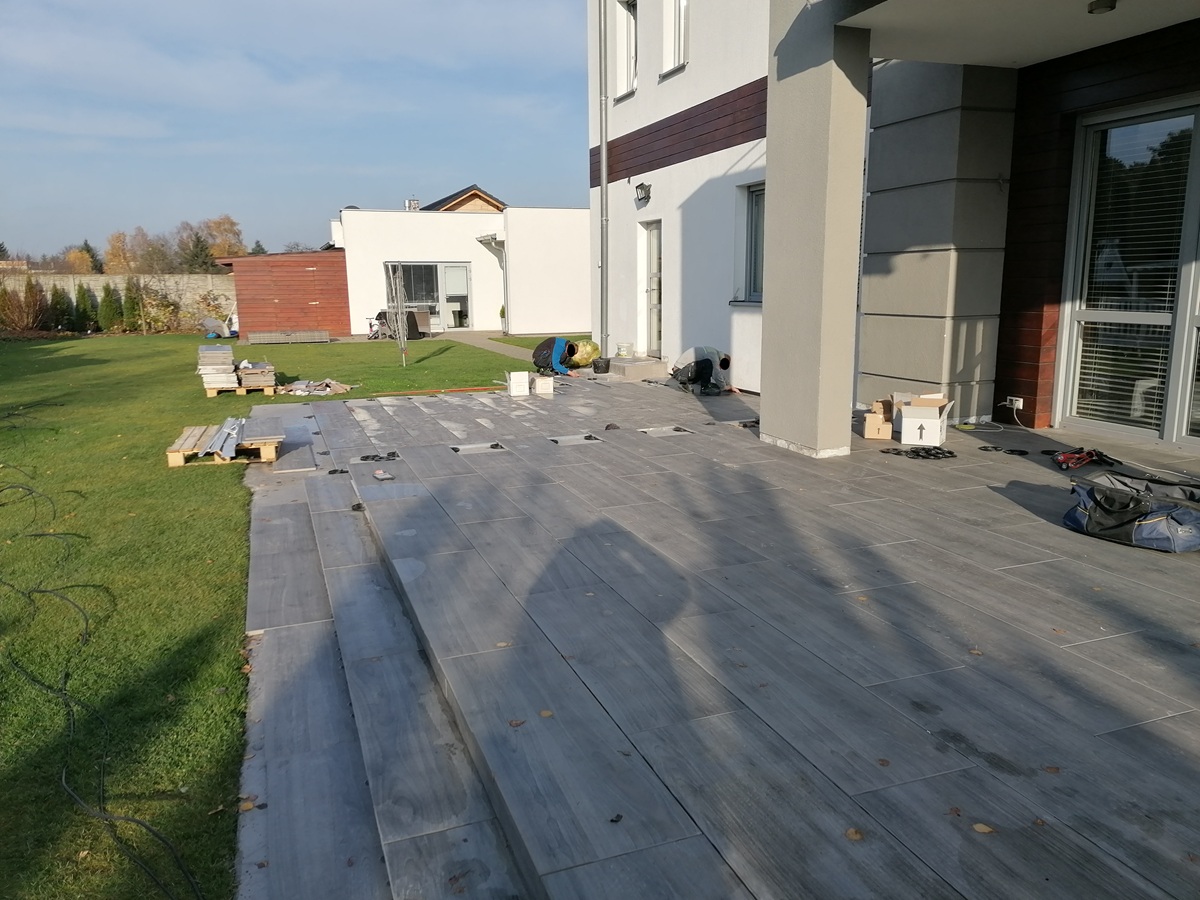 montaż płyt tarasowych w poznaniu.jpg